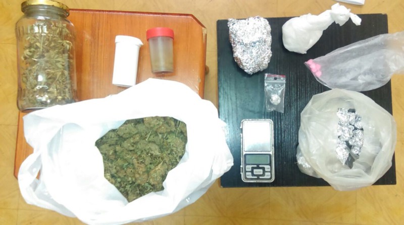 Elbląg, Zdjęcie operacyjne zabezpieczonych przez policjantów narkotyków, Elbląg, Zdjęcie operacyjne zabezpieczonych przez policjantów narkotyków,