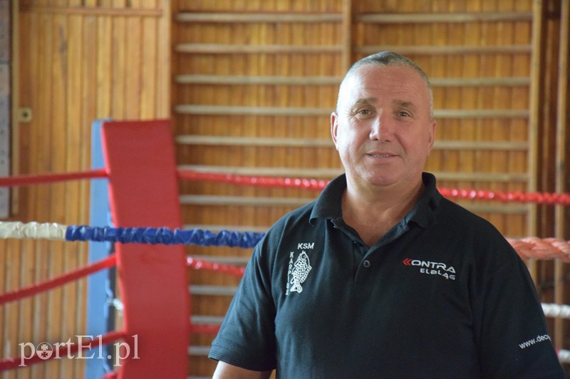 Elbląg, - Uczymy, jak wygrać z przeciwnikiem psychiką a nie bezsensowną bijatyką na ulicy. I to jest właśnie kwintesencja tego sportu - mówi Krzysztof Stemplewski Elbląg, - Uczymy, jak wygrać z przeciwnikiem psychiką a nie bezsensowną bijatyką na ulicy. I to jest właśnie kwintesencja tego sportu - mówi Krzysztof Stemplewski
