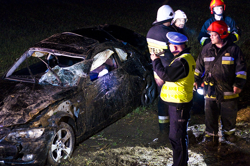Elbląg, Dachowanie w BMW, wszyscy byli pijani