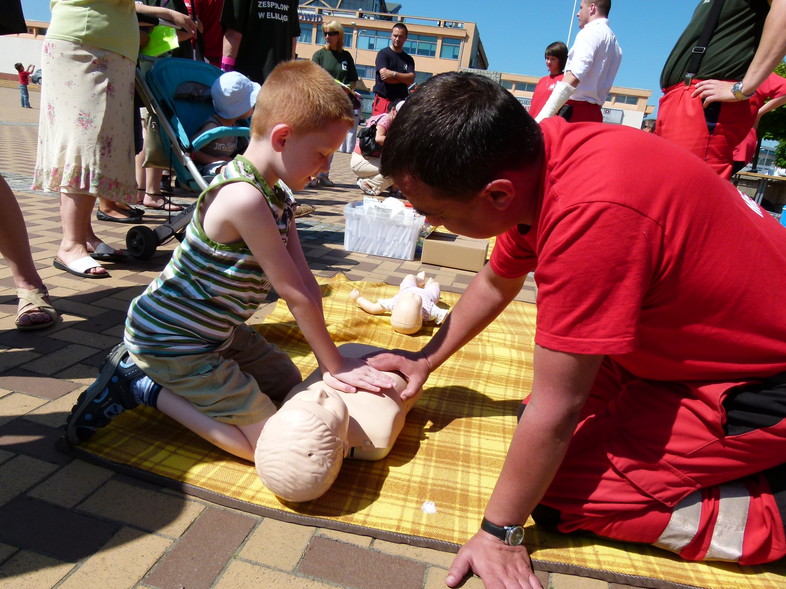 Elbląg, Światowy Dzień Pierwszej Pomocy - akcja profilaktyczna na pl. Jagiellończyka