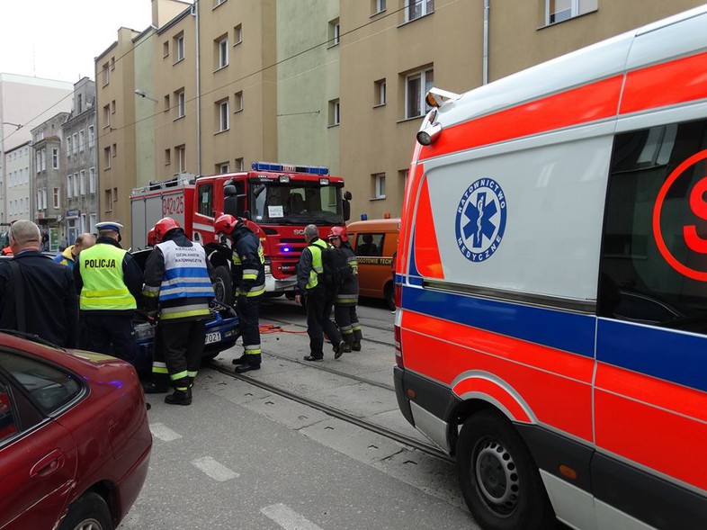 Elbląg, Passatem wjechała pod tramwaj Elbląg, Passatem wjechała pod tramwaj