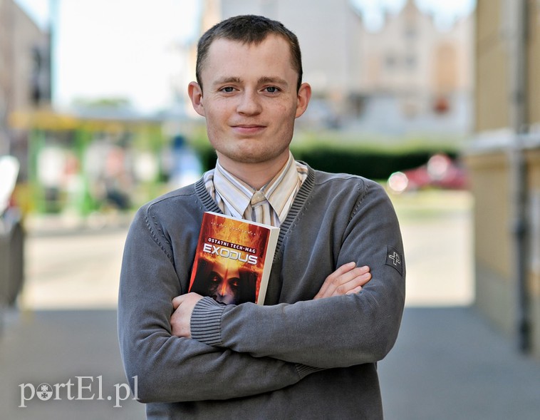 Elbląg, Patryk Romanowski wydał swoją debiutancką powieść „Ostatni TECH-MAG. Exodus” Elbląg, Patryk Romanowski wydał swoją debiutancką powieść „Ostatni TECH-MAG. Exodus”