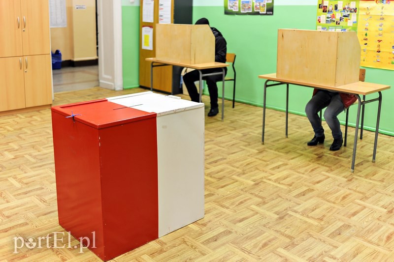 Elbląg, Elblążanie głosują, podobnie jak mieszkańcy całego kraju, do godz. 21 Elbląg, Elblążanie głosują, podobnie jak mieszkańcy całego kraju, do godz. 21