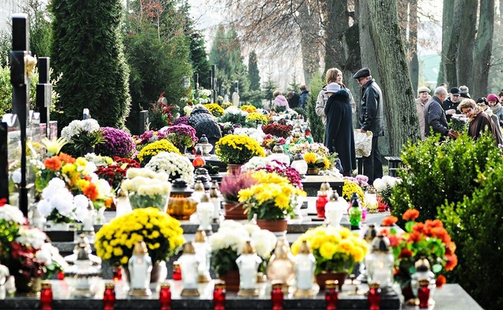 Elbląg, Uroczystości na elbląskich cmentarzach