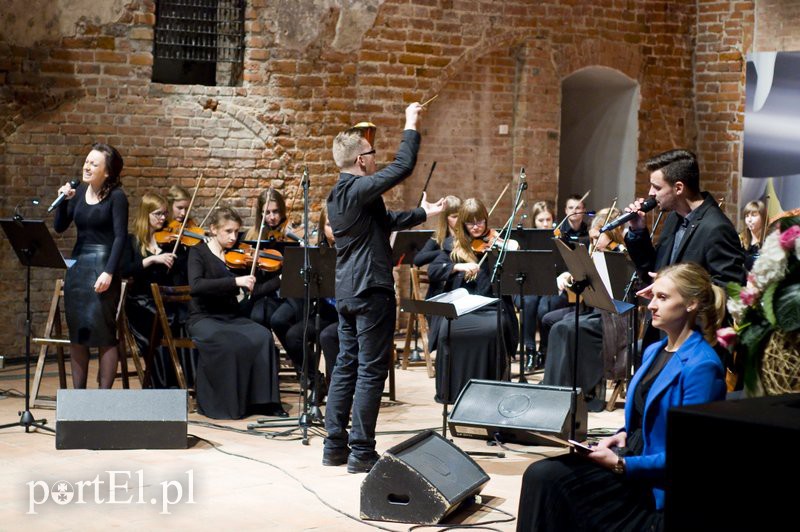 Elbląg, Koncert został zainspirowany biblijnym poematem miłosnym pt. "Pieśń nad Pieśniami" Elbląg, Koncert został zainspirowany biblijnym poematem miłosnym pt. "Pieśń nad Pieśniami"