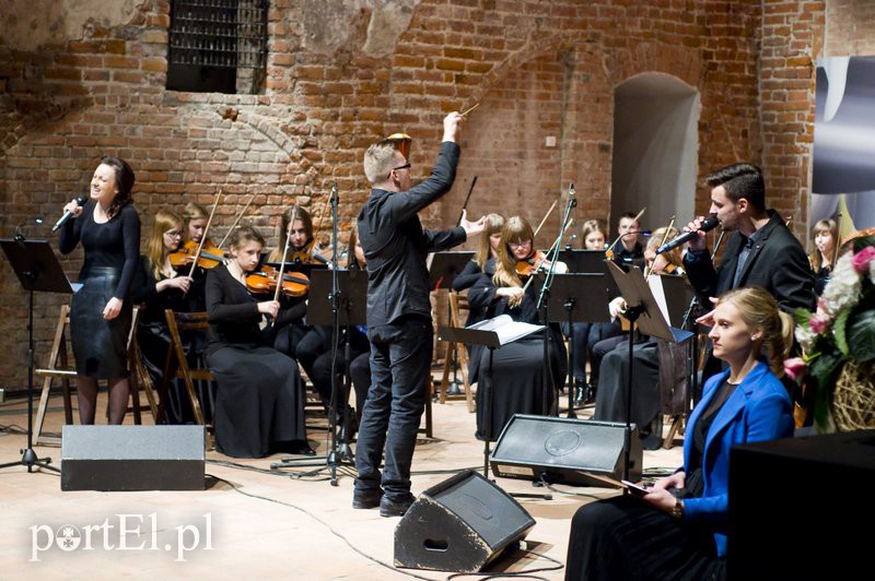 Elbląg, Koncert został zainspirowany biblijnym poematem miłosnym pt. "Pieśń nad Pieśniami"