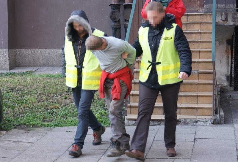 Elbląg, Właściciel psów doprowadzany na przesłuchanie,