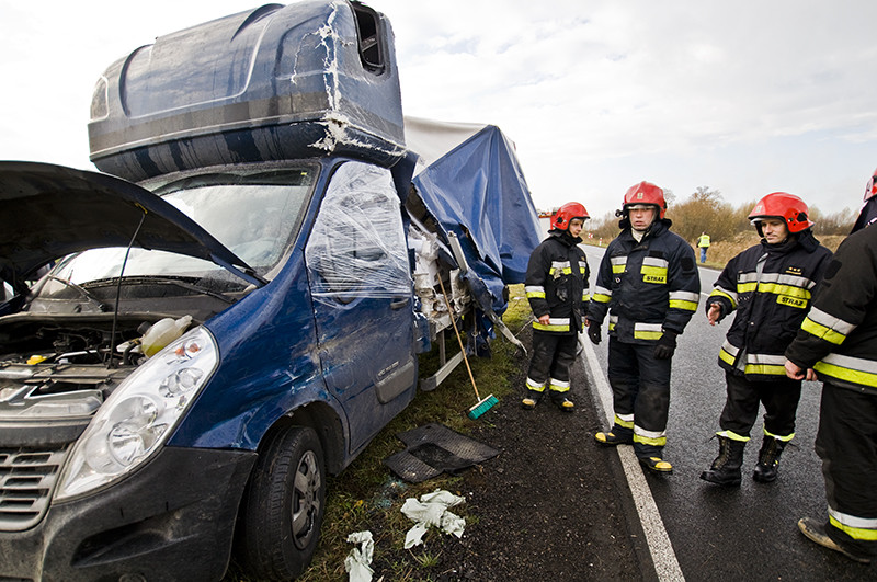 Elbląg, Zahaczył o ciężarówkę