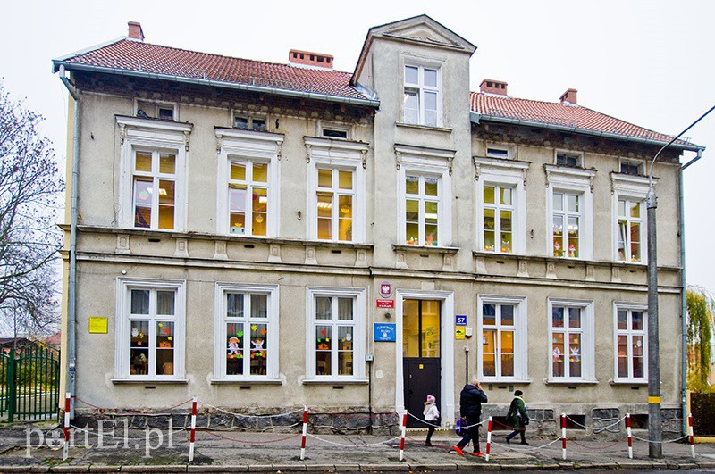 Elbląg, Przedszkole nr 13 mieści się w tej kamienicy przy ul. Kosynierów Gdyńskich Elbląg, Przedszkole nr 13 mieści się w tej kamienicy przy ul. Kosynierów Gdyńskich