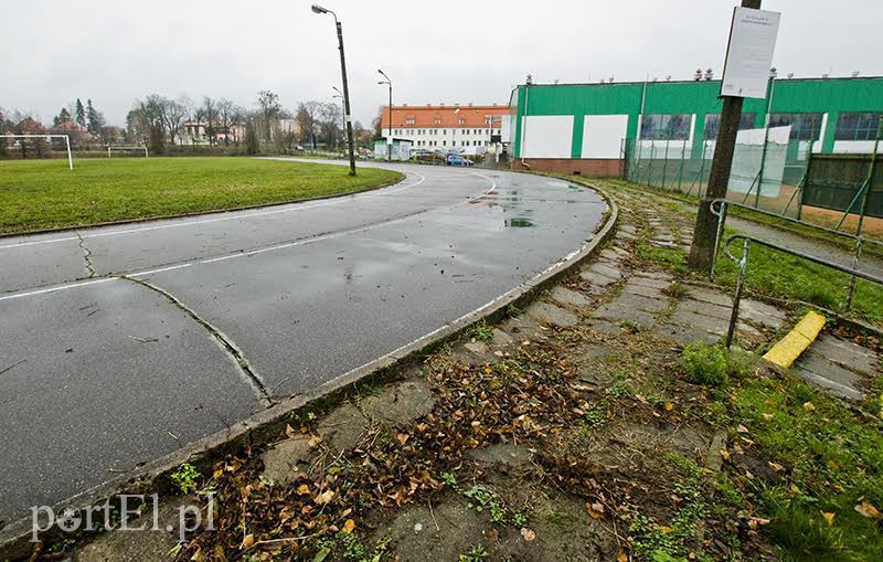 Elbląg, Teren przy ul. Agrykola potrzebuje remontu Elbląg, Teren przy ul. Agrykola potrzebuje remontu