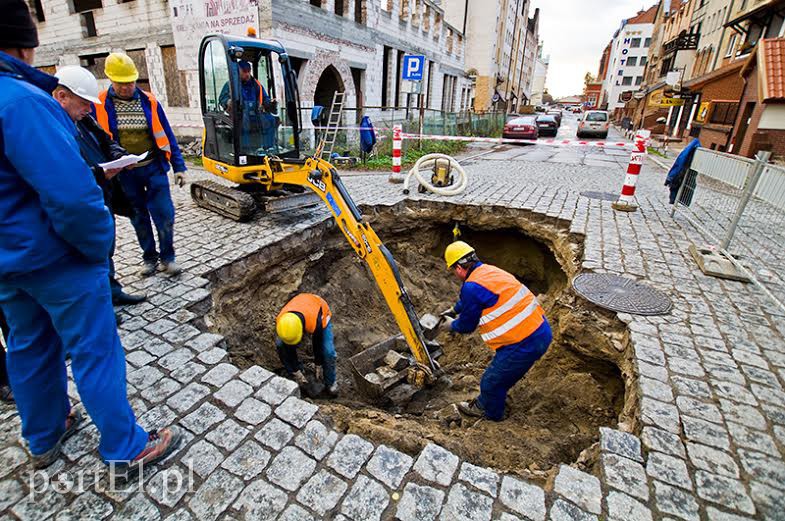 Elbląg, Wielka dziura na Wieżowej Elbląg, Wielka dziura na Wieżowej