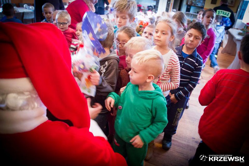 Elbląg, Mikołajki ze strażakami i Światowidem