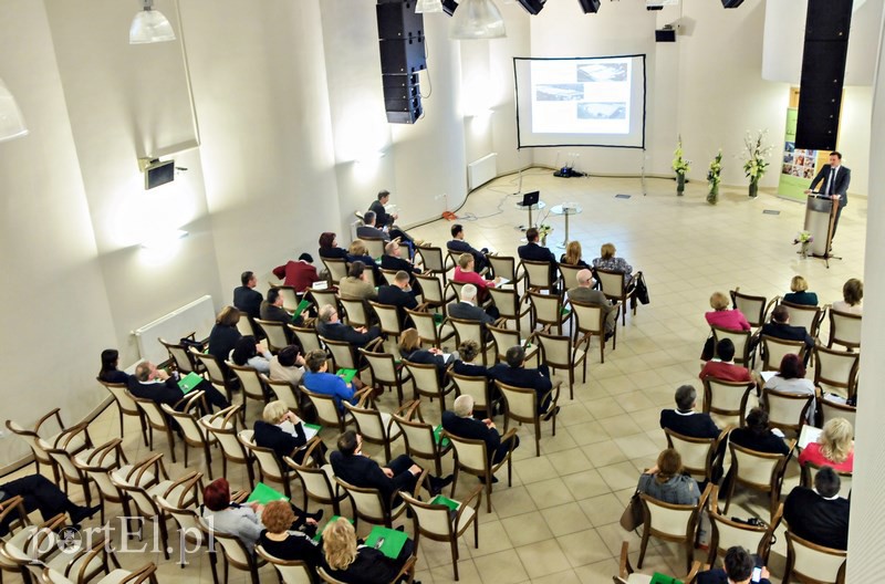 Elbląg, Dziś w Ratuszu Staromiejskim odbyła się konferencja pt.  „Szkoły i pracodawcy – jakość kształcenia zawodowego”