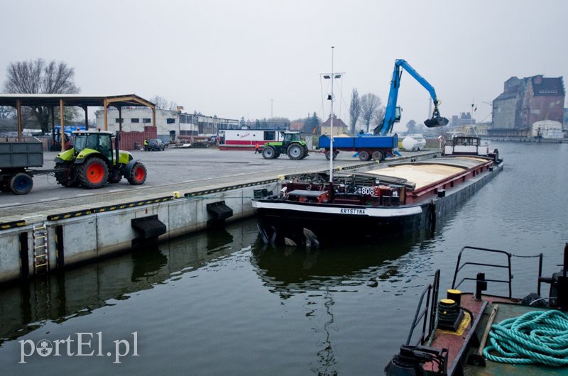 Elbląg, Sejm nie dał pieniędzy na port i spalony kościół