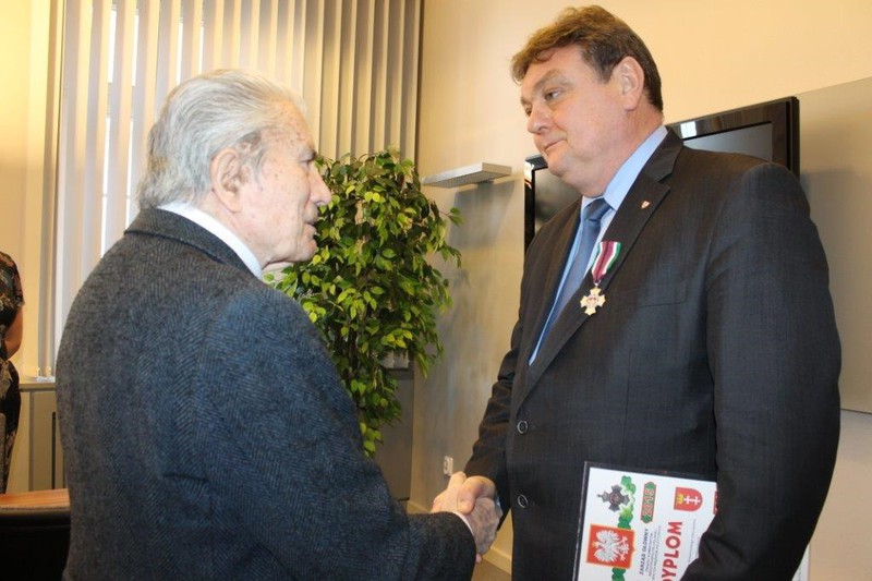 Elbląg, Kombatanci odznaczyli prezydenta Elbląg, Kombatanci odznaczyli prezydenta