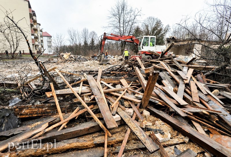 Elbląg, Trwają prace rozbiórkowe pod adresem Traugutta 29