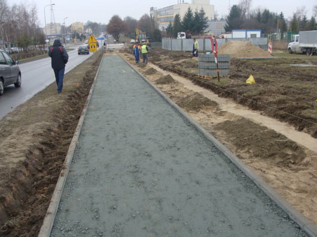Elbląg, Nowy chodnik i ścieżka na Częstochowskiej Elbląg, Nowy chodnik i ścieżka na Częstochowskiej