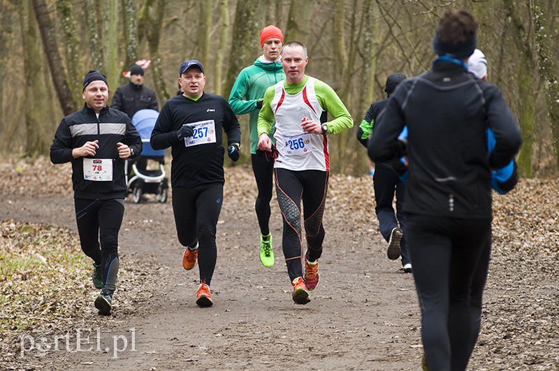 Elbląg, Półmaraton z kwiatami i tortem