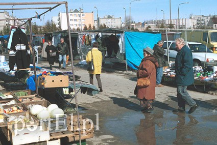 Elbląg, Do końca kwietnia 2001 r. handlarze z tzw. ruskiego rynku mieli opuścić teren