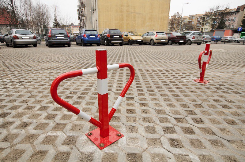 Elbląg, Sporny parking przy MOPS Elbląg, Sporny parking przy MOPS