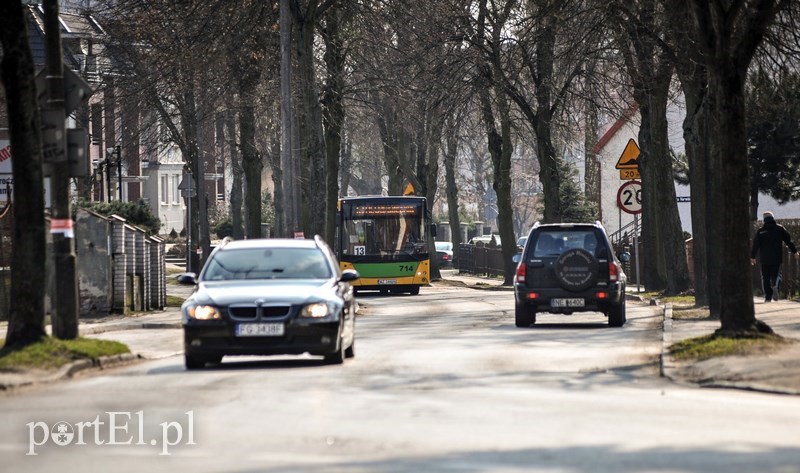 Elbląg, W najbliższym czasie okaże się, czy "trzynastka" będzie zajeżdżać na basen przy ul. Moniuszki Elbląg, W najbliższym czasie okaże się, czy "trzynastka" będzie zajeżdżać na basen przy ul. Moniuszki