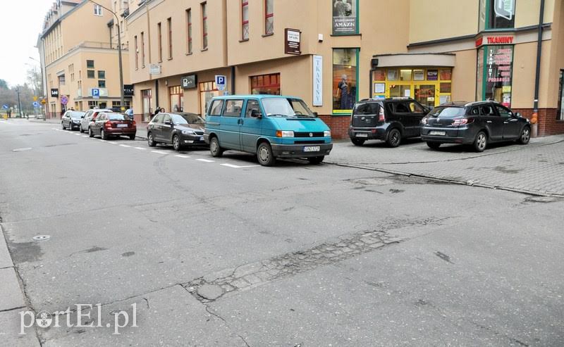 Elbląg, Wiele dróg w mieście wymaga jeszcze remontu, np. ul. Nitschmanna Elbląg, Wiele dróg w mieście wymaga jeszcze remontu, np. ul. Nitschmanna