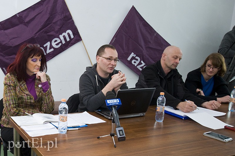 Elbląg, Organizatorem debaty był elbląski okręg partii Razem. Na zdjęciu zaproszeni goście (od lewej): Małgorzata Matuszewska- Boruc, Maciej Sandecki, Tomasz Mokwa, Weronika Samolińska Elbląg, Organizatorem debaty był elbląski okręg partii Razem. Na zdjęciu zaproszeni goście (od lewej): Małgorzata Matuszewska- Boruc, Maciej Sandecki, Tomasz Mokwa, Weronika Samolińska