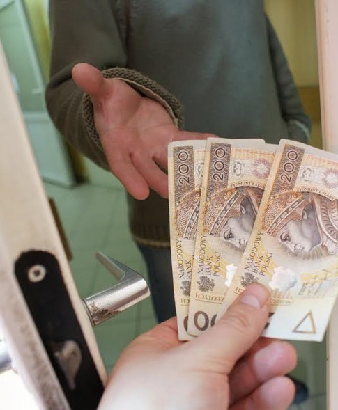 Elbląg, Oszukany dziadek oddał sprawcom 90 tysięcy złotych