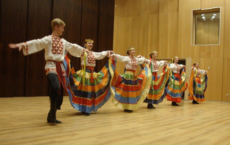 Elbląg, Białorusini zatańczyli dla uczniów