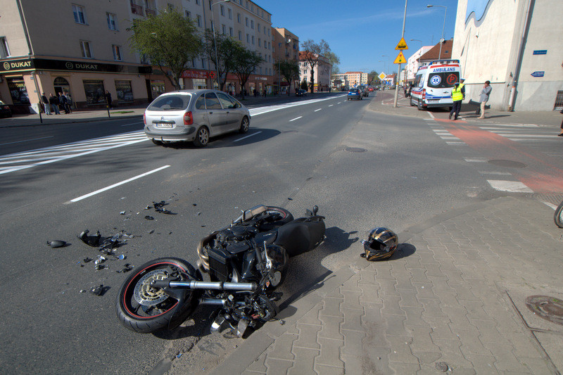 Elbląg, Uderzyła w motocyklistę na Hetmańskiej Elbląg, Uderzyła w motocyklistę na Hetmańskiej