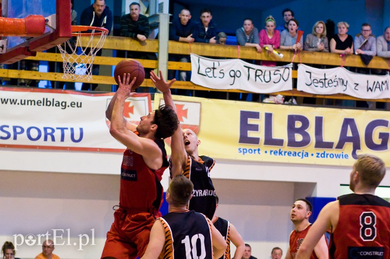 Elbląg, W akcji na kosz Żyrardowa Piotr Matkiewicz