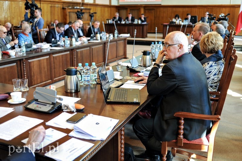 Elbląg, Krytyka spod znaku oświaty Elbląg, Krytyka spod znaku oświaty