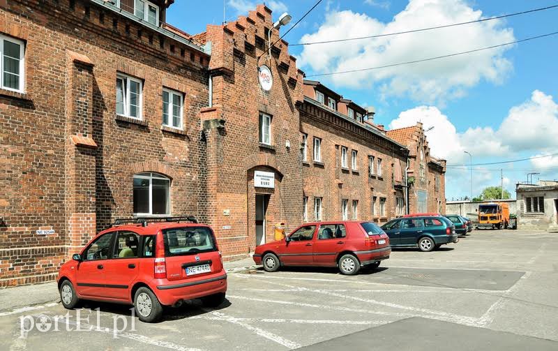 Elbląg, Spółka z kłopotami na karku