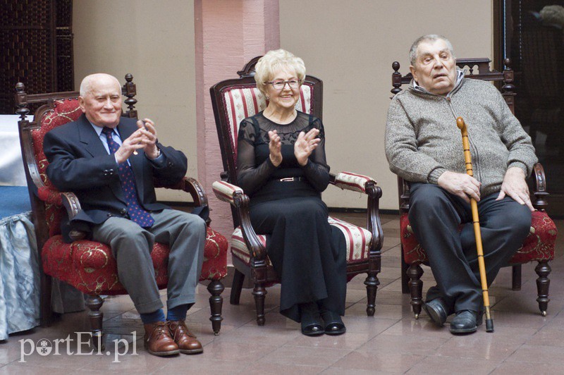 Elbląg, Bohaterowie benefisu (od lewej): Zygmunt Prokop, Helena Pilejczyk, Eugeniusz Olszewski Elbląg, Bohaterowie benefisu (od lewej): Zygmunt Prokop, Helena Pilejczyk, Eugeniusz Olszewski