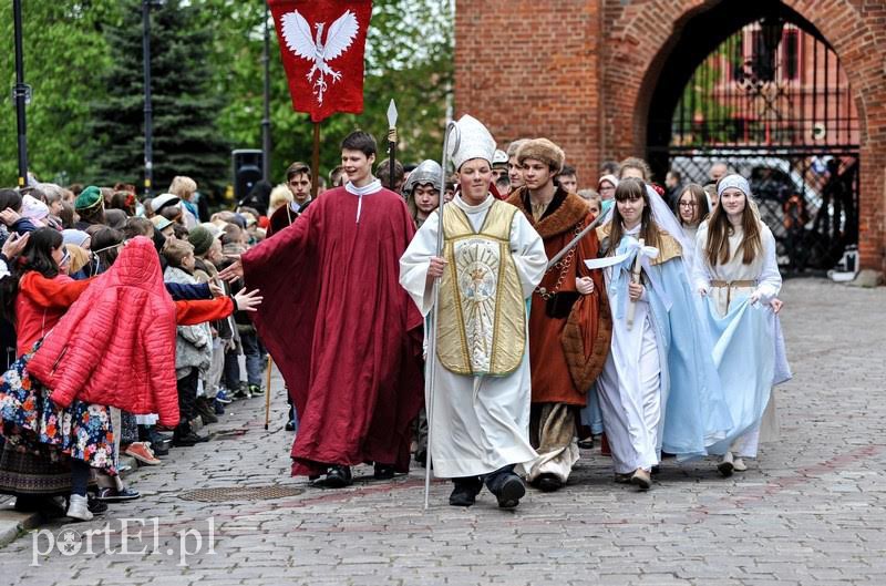 Elbląg, Chrzest Polski według młodych elblążan. Przemarsz pod katedrę