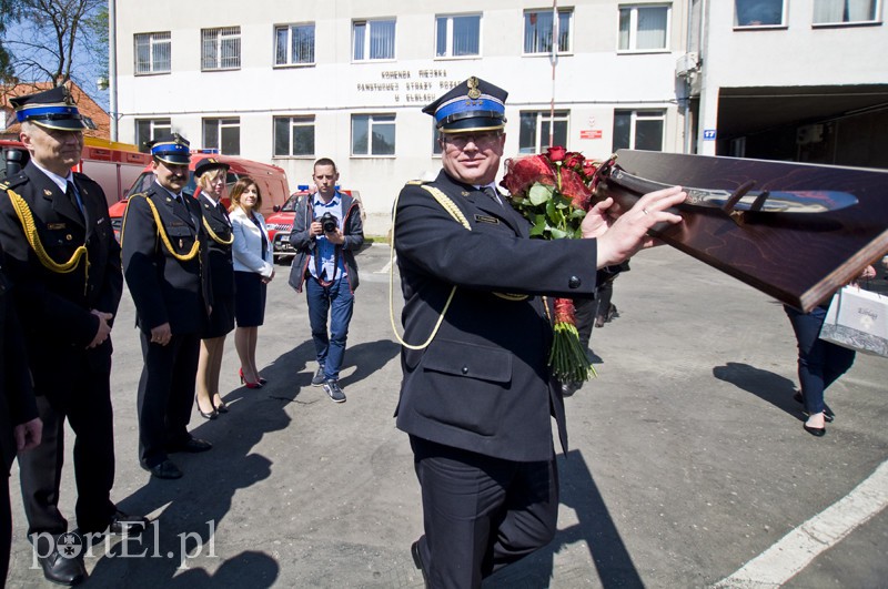 Elbląg, Komendant elbląskiej straży pożarnej st. bryg Tomasz Świniarski dziś pożegnał sie ze służbą Elbląg, Komendant elbląskiej straży pożarnej st. bryg Tomasz Świniarski dziś pożegnał sie ze służbą