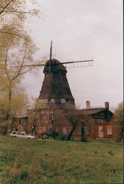 Elbląg, Tak wyglądał wiatrak w Wikrowie, który spłonął w 2001 r.