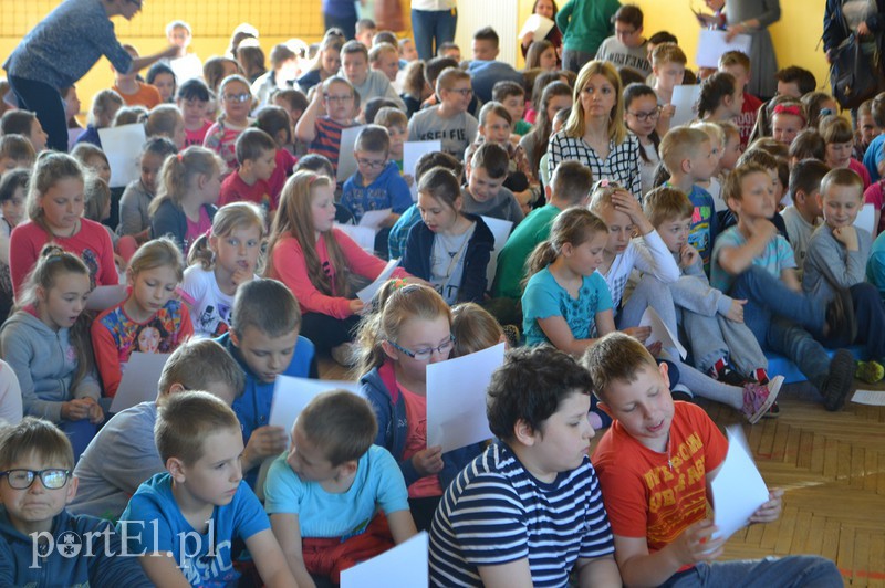 Elbląg, Uczniowie czytali fragment "Potopu" o pojedynku między Kmicicem i Wołodyjowskim