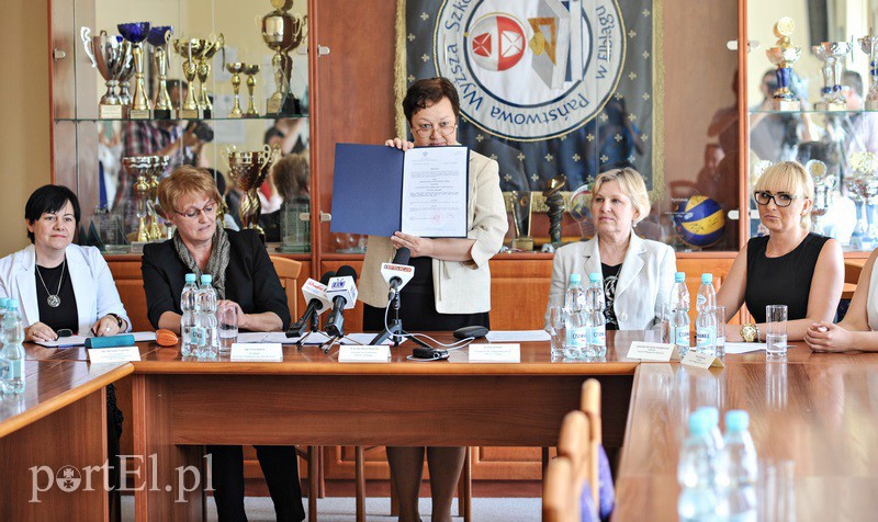 Elbląg, Prorektor ds. kształcenia Iwona Kijowska cieszy się z decyzji Ministerstwa Nauki i Szkolnictwa Wyższego - nasi licencjaci będą magistrami. Póki co, tylko nauczyciele Elbląg, Prorektor ds. kształcenia Iwona Kijowska cieszy się z decyzji Ministerstwa Nauki i Szkolnictwa Wyższego - nasi licencjaci będą magistrami. Póki co, tylko nauczyciele
