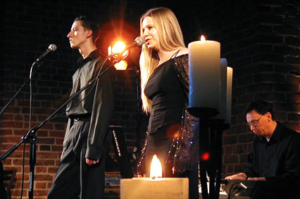 Elbląg, W ramach tegorocznego festiwalu w Bibliotece Elbląskiej odbył się koncert piosenek Aleksandra Wertyńskiego i Bułata Okudżawy Elbląg, W ramach tegorocznego festiwalu w Bibliotece Elbląskiej odbył się koncert piosenek Aleksandra Wertyńskiego i Bułata Okudżawy