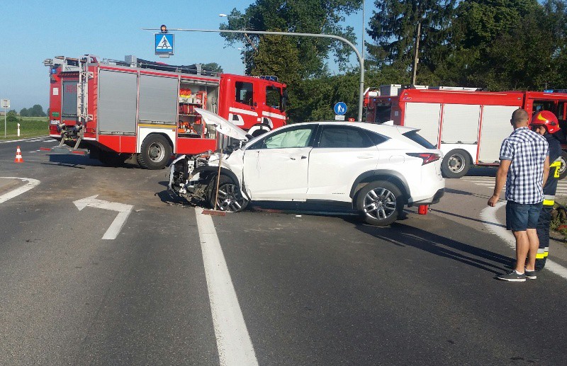 Elbląg, Uderzyła leksusem w koparkę Elbląg, Uderzyła leksusem w koparkę