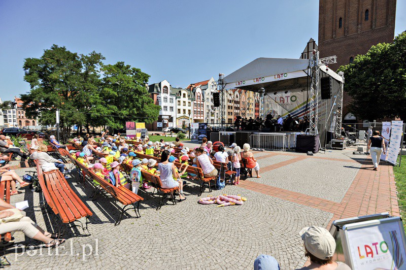 Elbląg, Tym razem dzieci wysłuchały koncertu pod katedrą św. Mikołaja