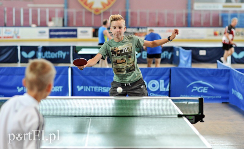 Elbląg, W ping-ponga na lodowisku