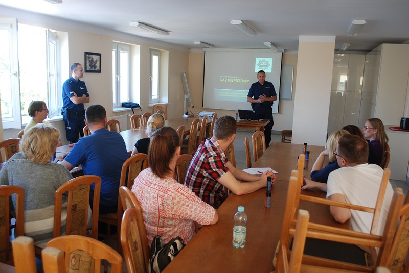 Elbląg, Policjanci szkolili, jak posługiwać się gazem
