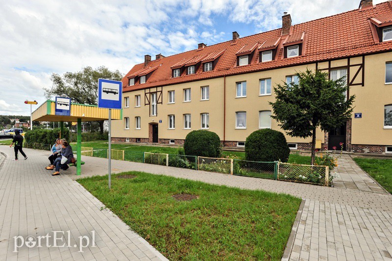 Elbląg, Mieszkańcy tego budynku czekają, aż Energa rozwiąże problem z prądem Elbląg, Mieszkańcy tego budynku czekają, aż Energa rozwiąże problem z prądem