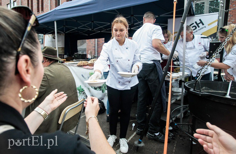 Elbląg, Ślimaki i zupa piwna to były przysmaki serwowane wczoraj. Dziś będzie bigos