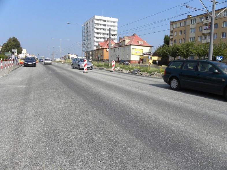 Elbląg, Jedna nitka ul. płk. Dąbka, bliżej targowiska, już jest wyremontowana Elbląg, Jedna nitka ul. płk. Dąbka, bliżej targowiska, już jest wyremontowana