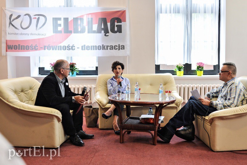 Elbląg, Spotkanie z Renatą Kim prowadzili Leszek Kotyński i Tadeusz Piotrowski Elbląg, Spotkanie z Renatą Kim prowadzili Leszek Kotyński i Tadeusz Piotrowski