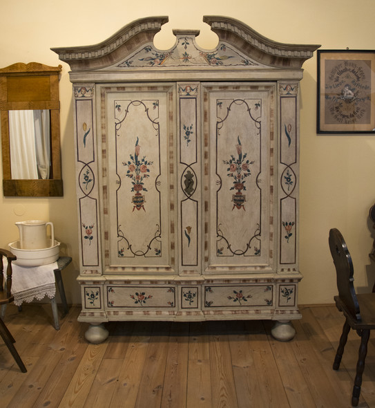 Elbląg, Szafa z domu żuławskiego (Historia jednego przedmiotu cz. 42) Elbląg, Szafa z domu żuławskiego (Historia jednego przedmiotu cz. 42)