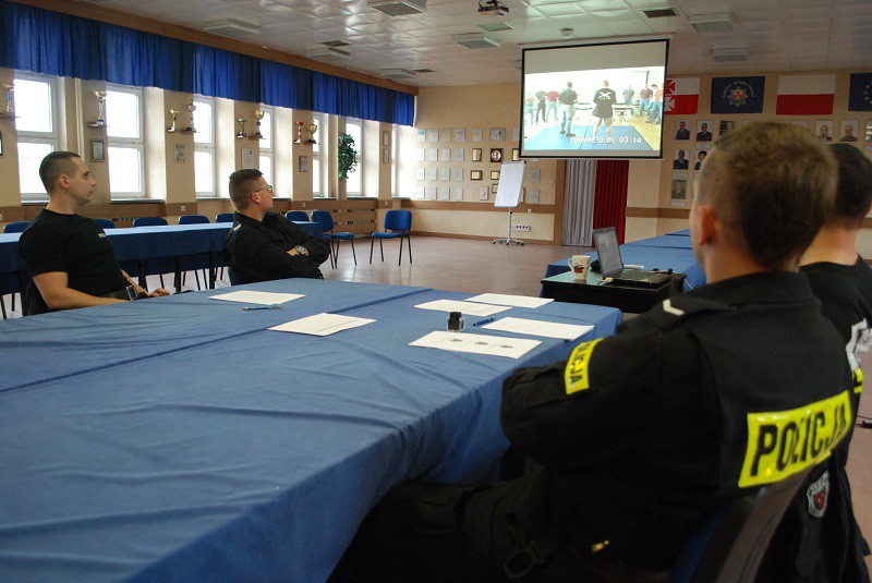 Elbląg, Wysokie napięcie, czyli szkolenie dla policjantów z użyciem paralizatora Elbląg, Wysokie napięcie, czyli szkolenie dla policjantów z użyciem paralizatora